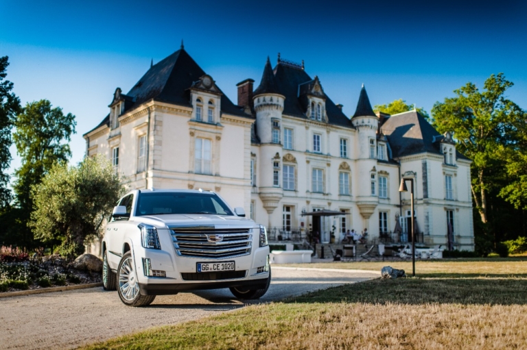 Einsteigen und verwöhnen lassen (Cadillac Escalade) Einsteigen und verwöhnen lassen (Cadillac Escalade)
