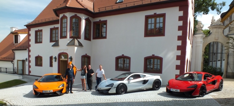 Romantisch unterwegs mit dem sportlichen Powerpaket (McLaren) Romantisch unterwegs mit dem sportlichen Powerpaket (McLaren)