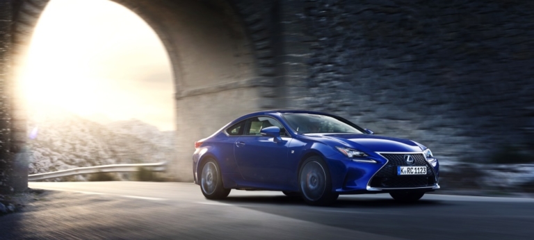 Kraftvoll, sportlich und elegant (Lexus Coupé RC 200t)