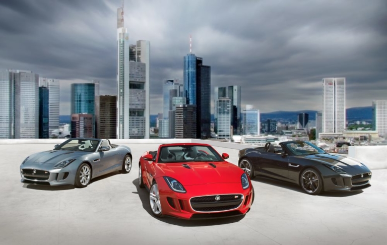 Scharfe Mieze (Jaguar F-Type)