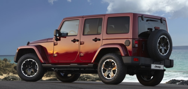 Offroad in black (Jeep Wrangler Black Edition)
